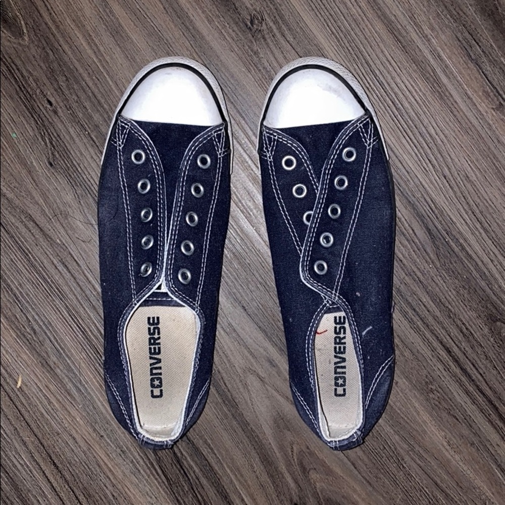 converse navy low top